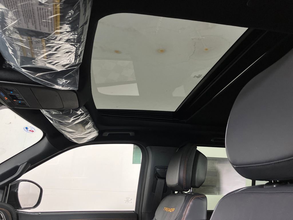 New 2026 Ford Expedition Tremor image 35