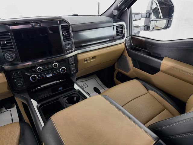 Used 2025 Ford F450 Lariat w/ Lariat Ultimate Package AWD/4WD image 25
