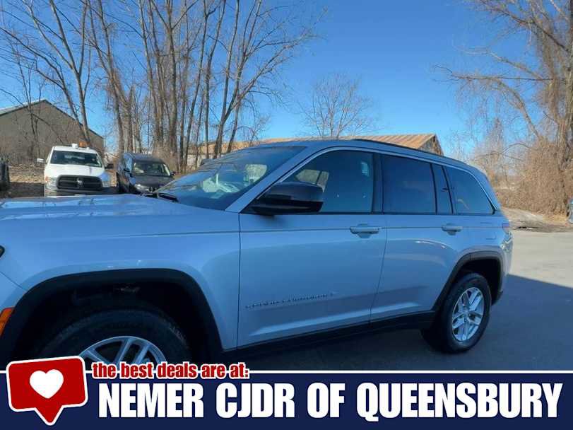 New 2026 Jeep Grand Cherokee Laredo X AWD/4WD image 4
