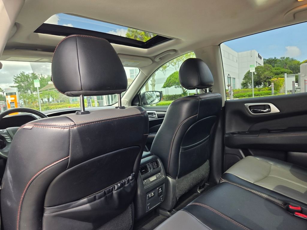 Used 2020 Nissan Pathfinder SL FWD image 28