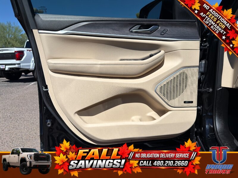 Used 2022 Jeep Grand Cherokee L Limited w/ Luxury Tech Group II AWD/4WD image 15