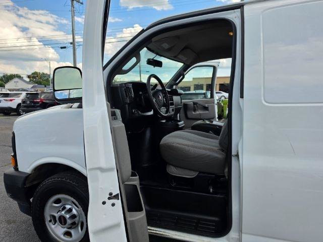 Used 2017 GMC Savana 2500 RWD image 19