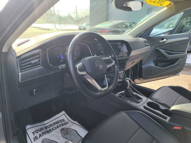 Used 2023 Volkswagen Jetta SE w/ Panoramic Sunroof Package image 12
