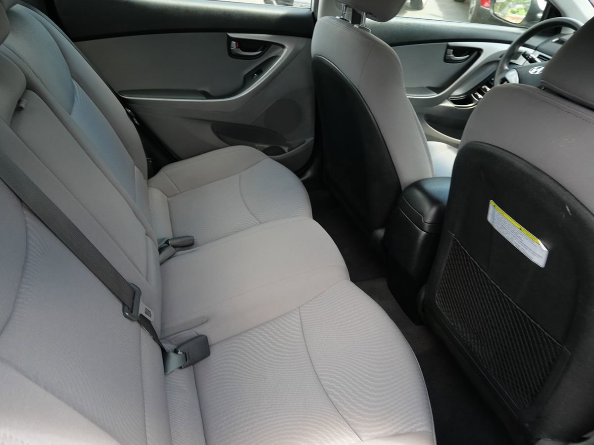 Used 2015 Hyundai Elantra SE FWD image 22