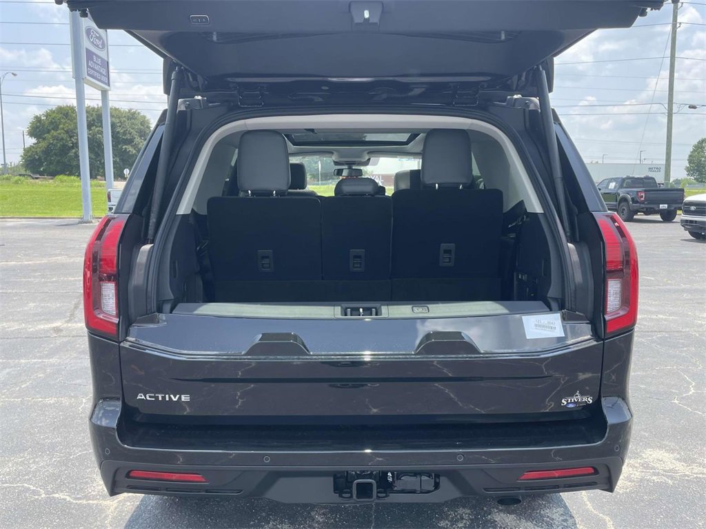 New 2025 Ford Expedition Active image 10