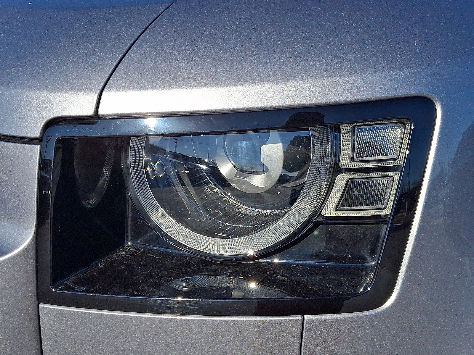 Used 2024 Land Rover Defender 110 X-Dynamic SE image 9