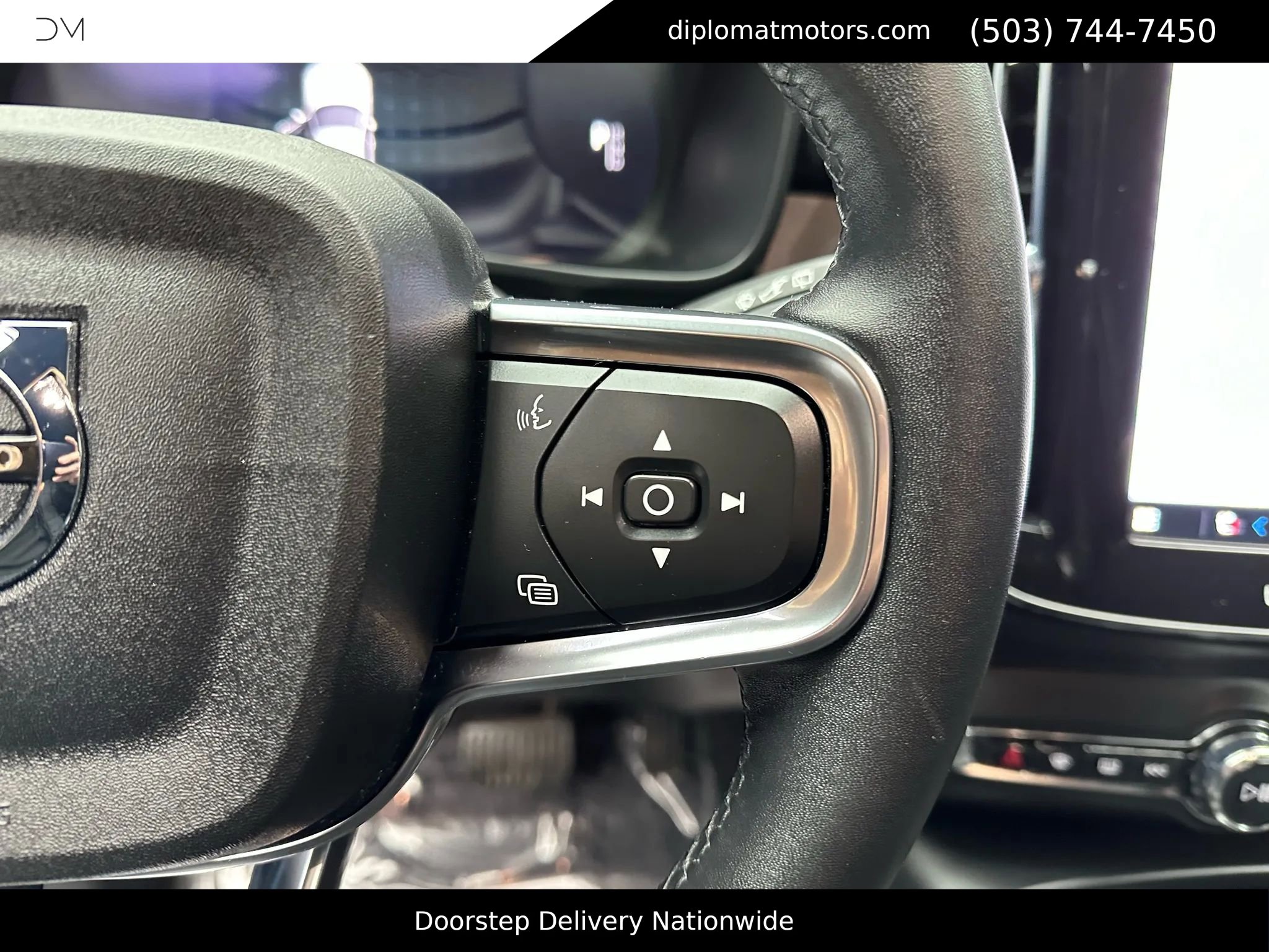 Used 2023 Volvo XC40 Recharge Core image 29