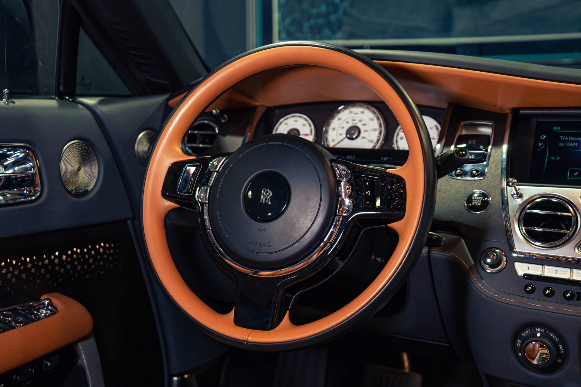 Used 2018 Rolls-Royce Wraith RWD image 23