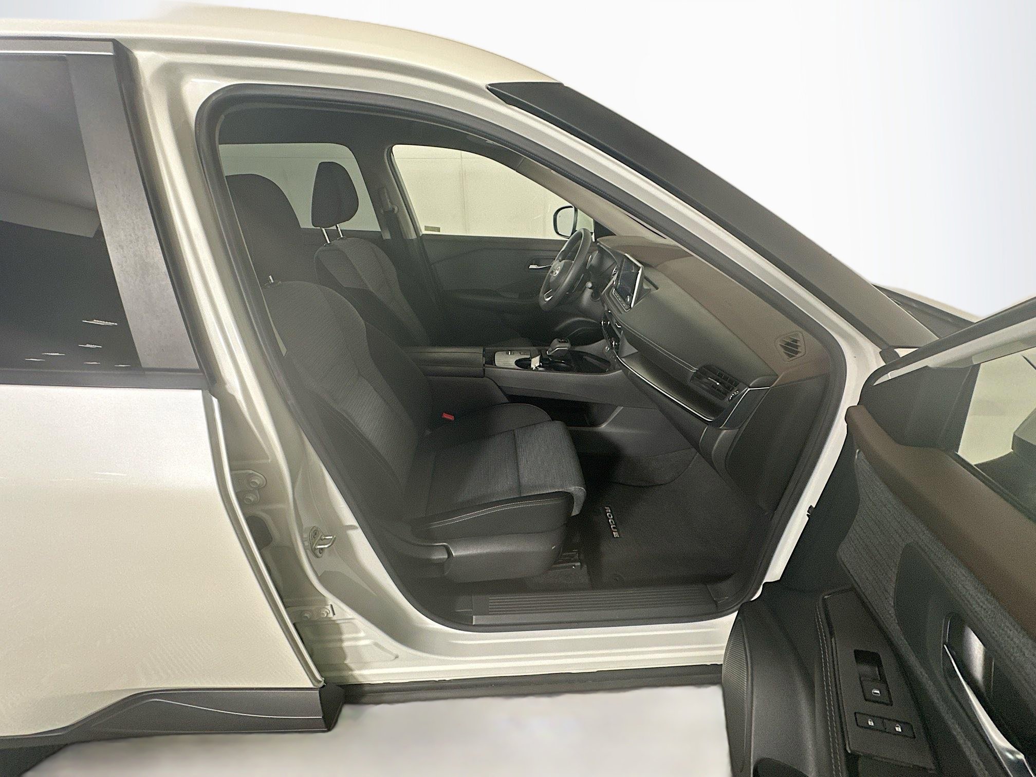 Used 2023 Nissan Rogue SV FWD image 29
