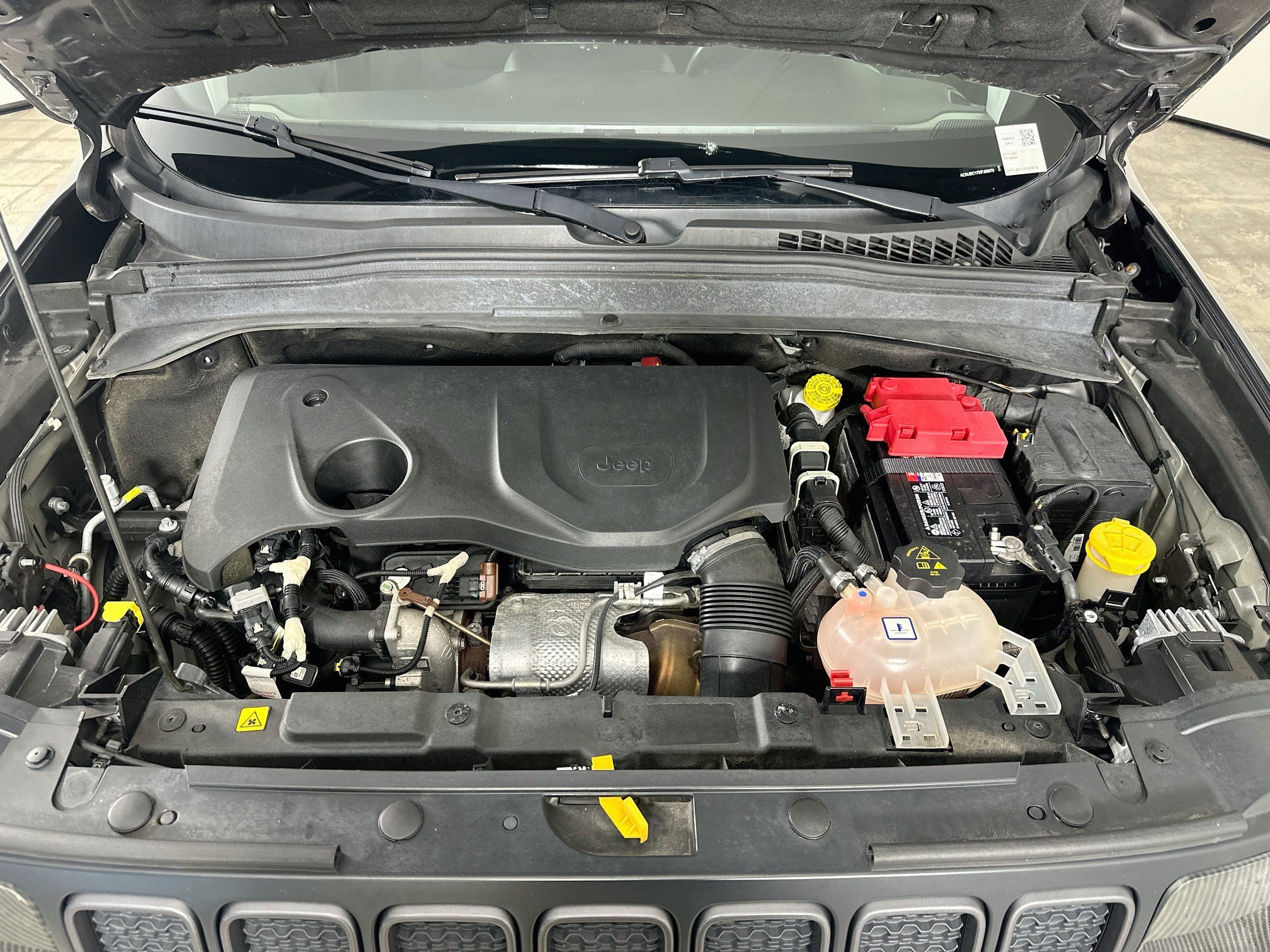Used 2019 Jeep Renegade Trailhawk w/ UConnect 8.4 Nav Group AWD/4WD image 33