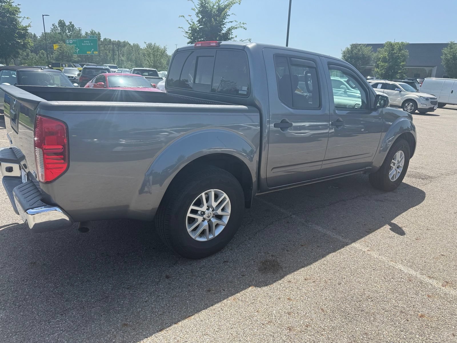 Used 2019 Nissan Frontier SV RWD image 5