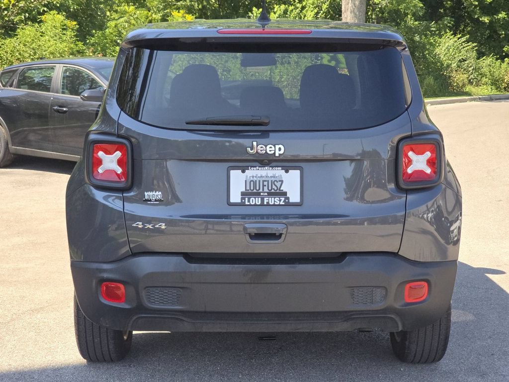 Used 2023 Jeep Renegade Latitude AWD/4WD image 13