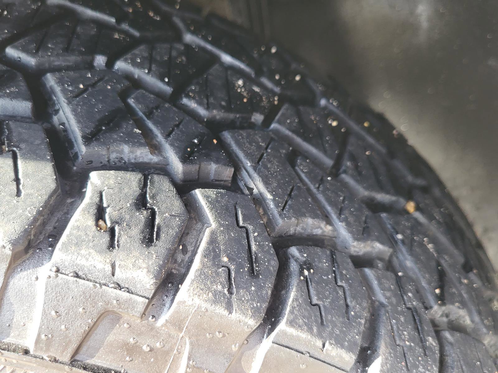 Used 2023 Volkswagen Atlas Cross Sport SE image 32