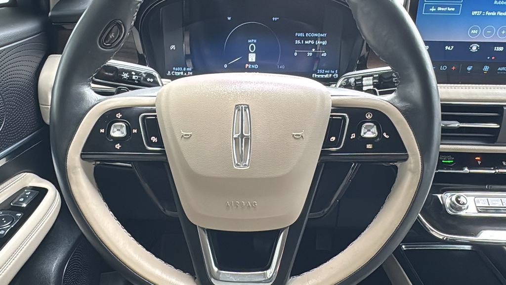 Used 2025 Lincoln Corsair Reserve FWD image 11