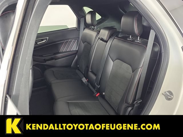 Used 2021 Ford Edge ST-Line w/ Cold Weather Package AWD/4WD image 17