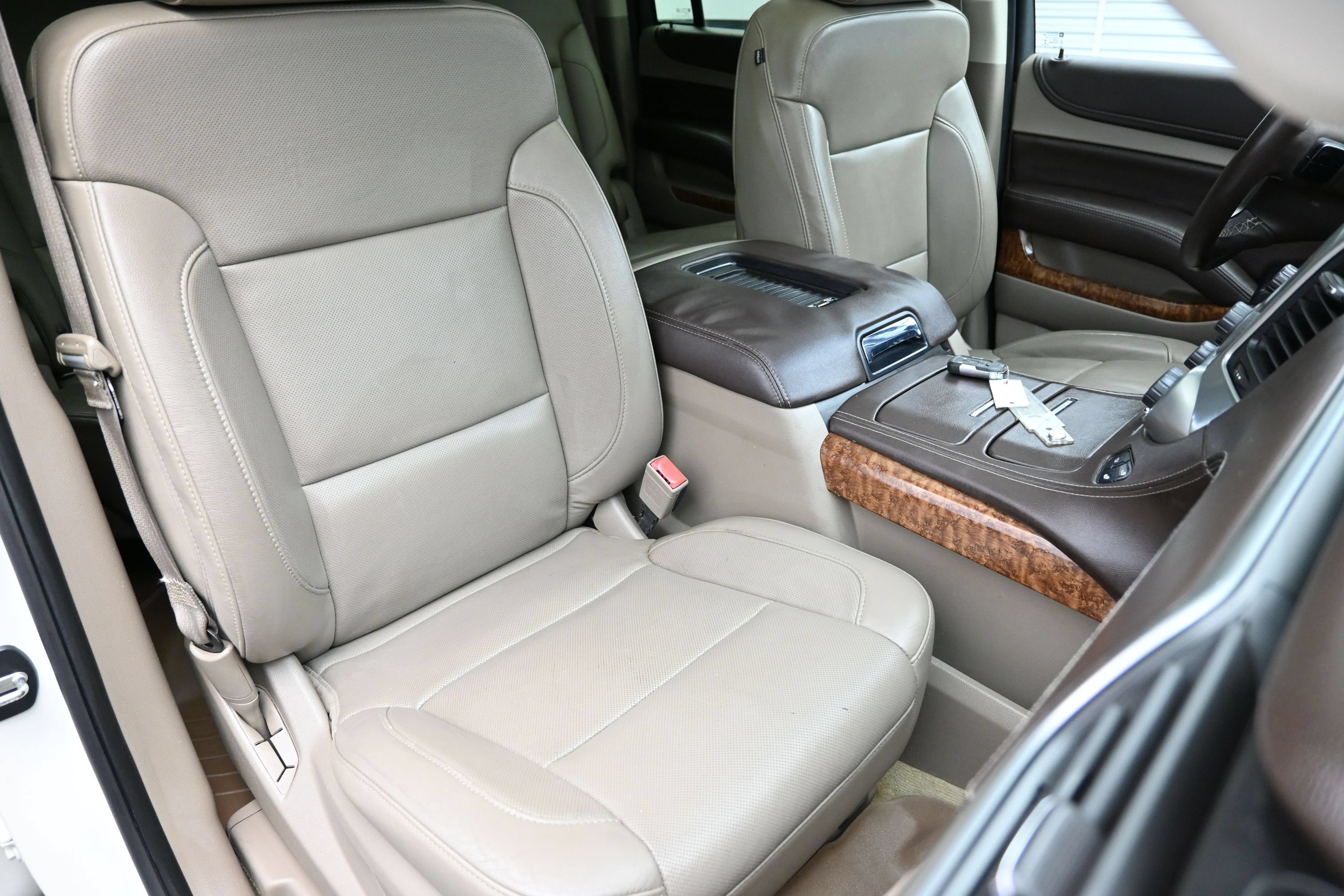 Used 2015 Chevrolet Suburban LTZ AWD/4WD image 39