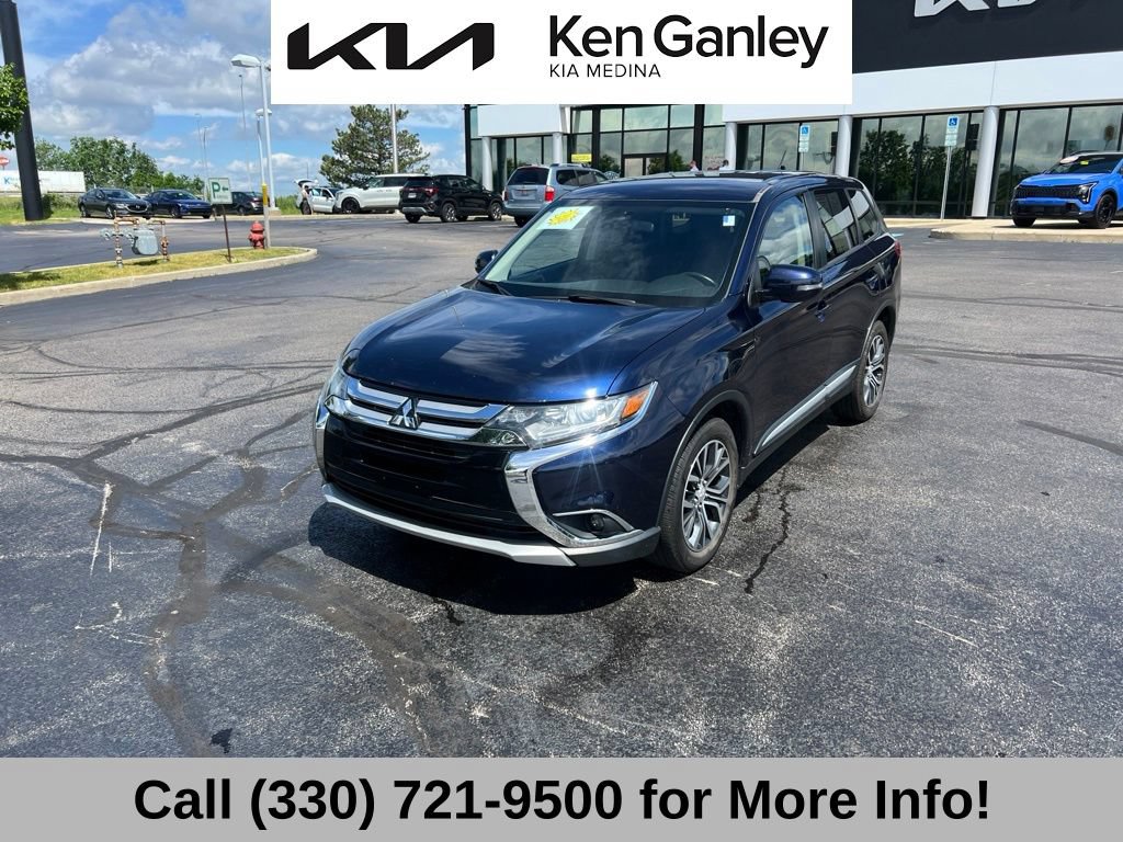 Used 2016 Mitsubishi Outlander SE AWD/4WD image 2