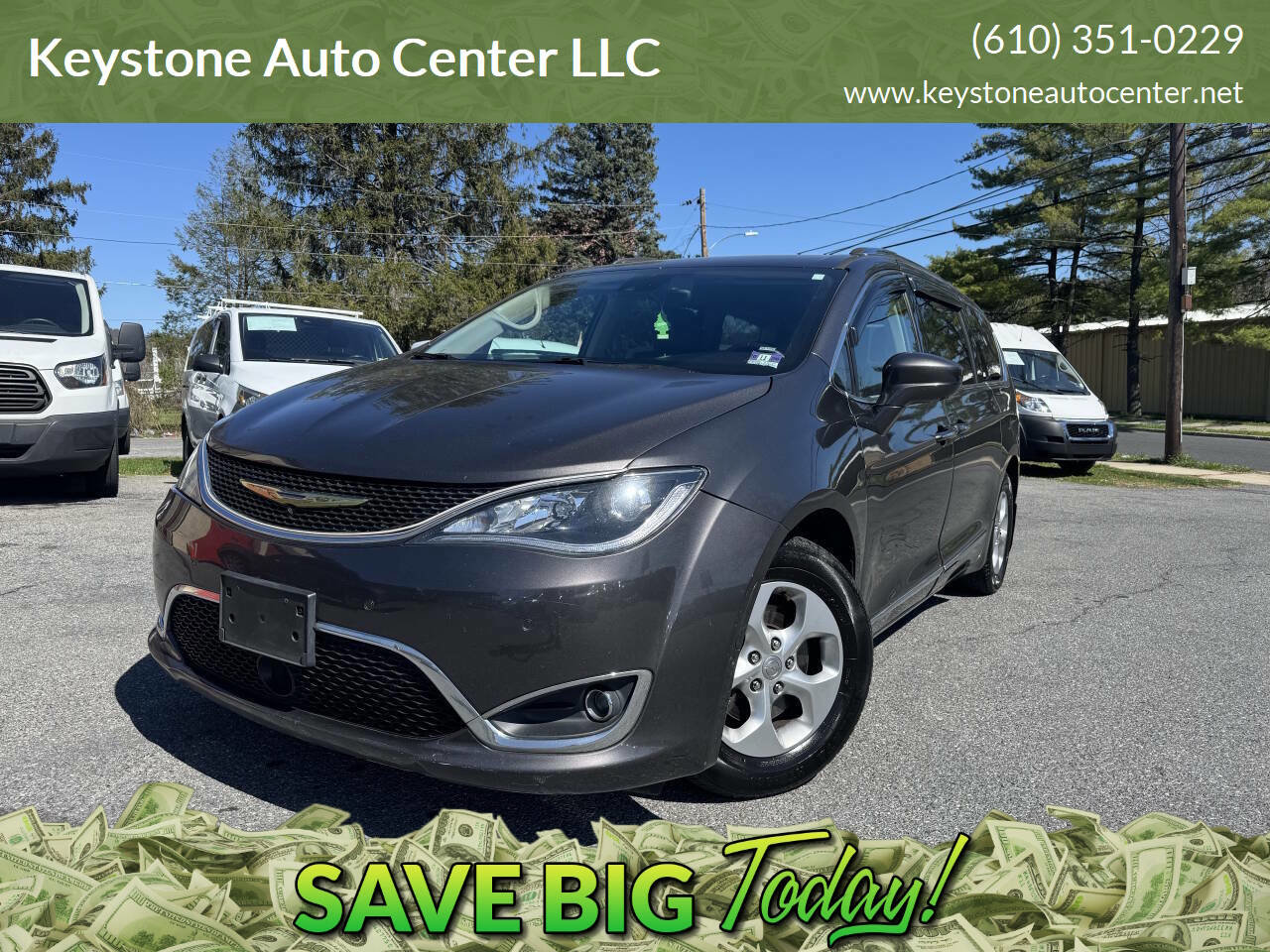 Used 2017 Chrysler Pacifica Touring-L Plus w/ Advanced Safetytec Group FWD image 1