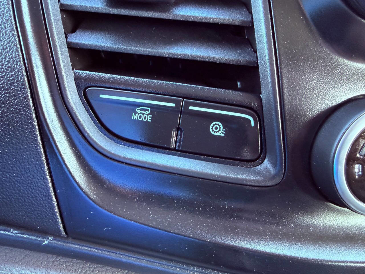 Used 2023 Ford Transit 250 Low Roof AWD w/ Exterior Upgrade Package image 32