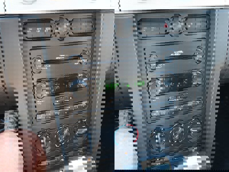 Used 2006 Ford Mustang Premium RWD image 17