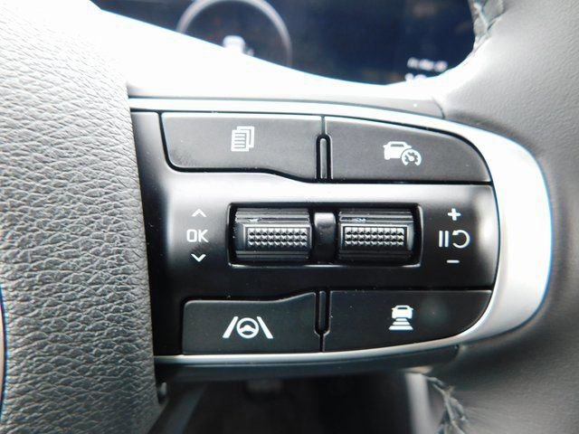 Used 2025 Kia Sportage SX image 19