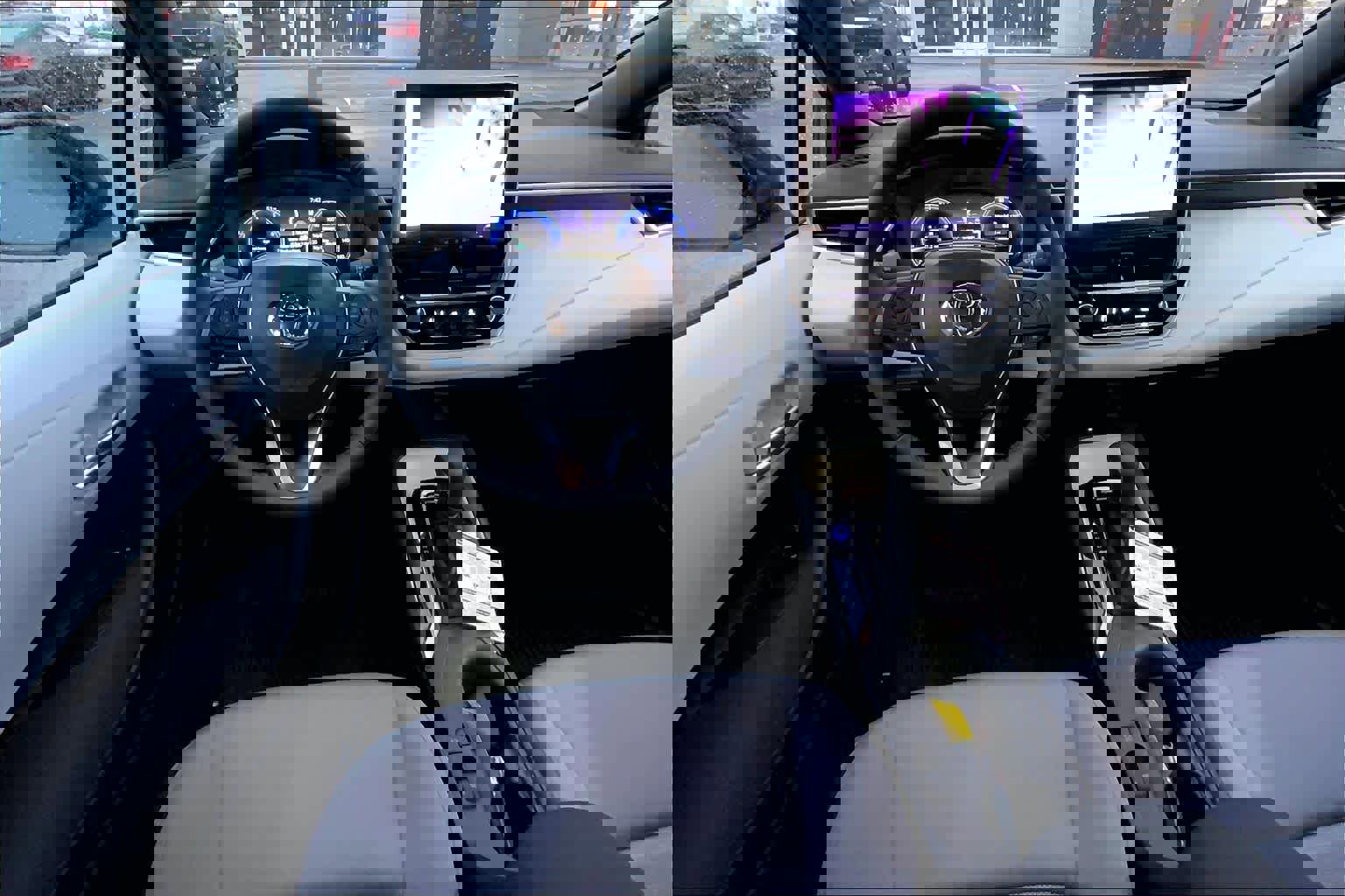 Used 2026 Toyota Corolla SE w/ SE Package image 10