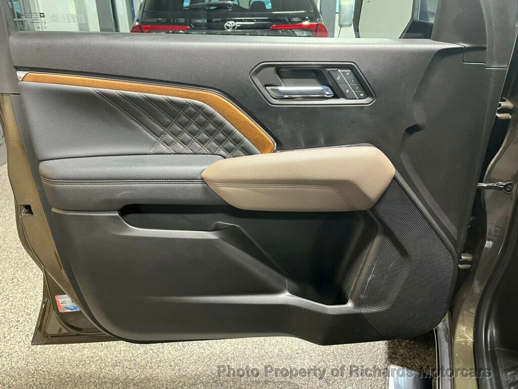 Used 2023 GMC Canyon Denali image 14