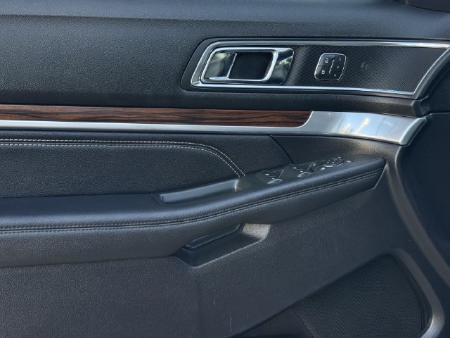 Used 2019 Ford Explorer Limited w/ Class III Trailer Tow Package FWD image 23