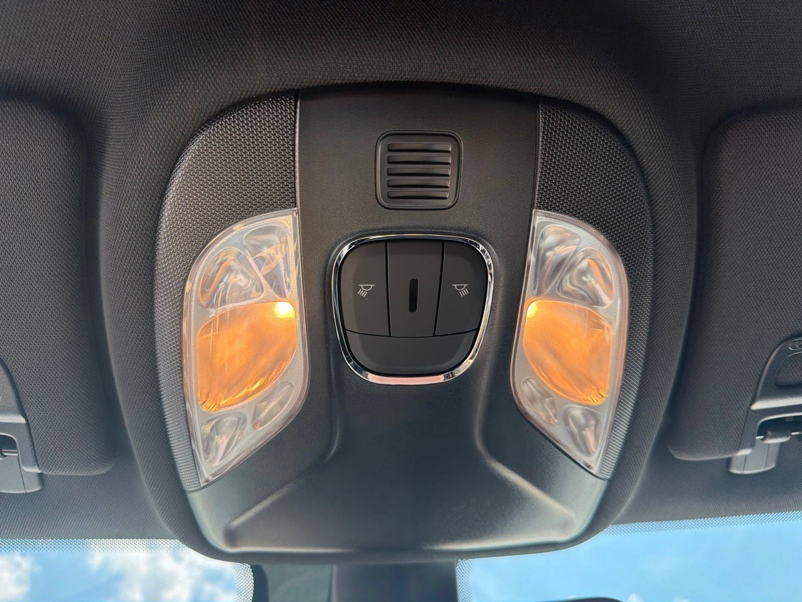 Used 2026 Jeep Compass Latitude AWD/4WD image 18