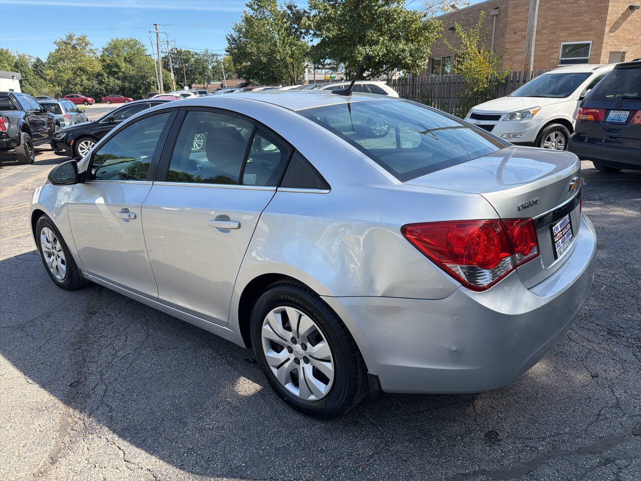 Used 2012 Chevrolet Cruze LS w/ Connectivity Package FWD image 4