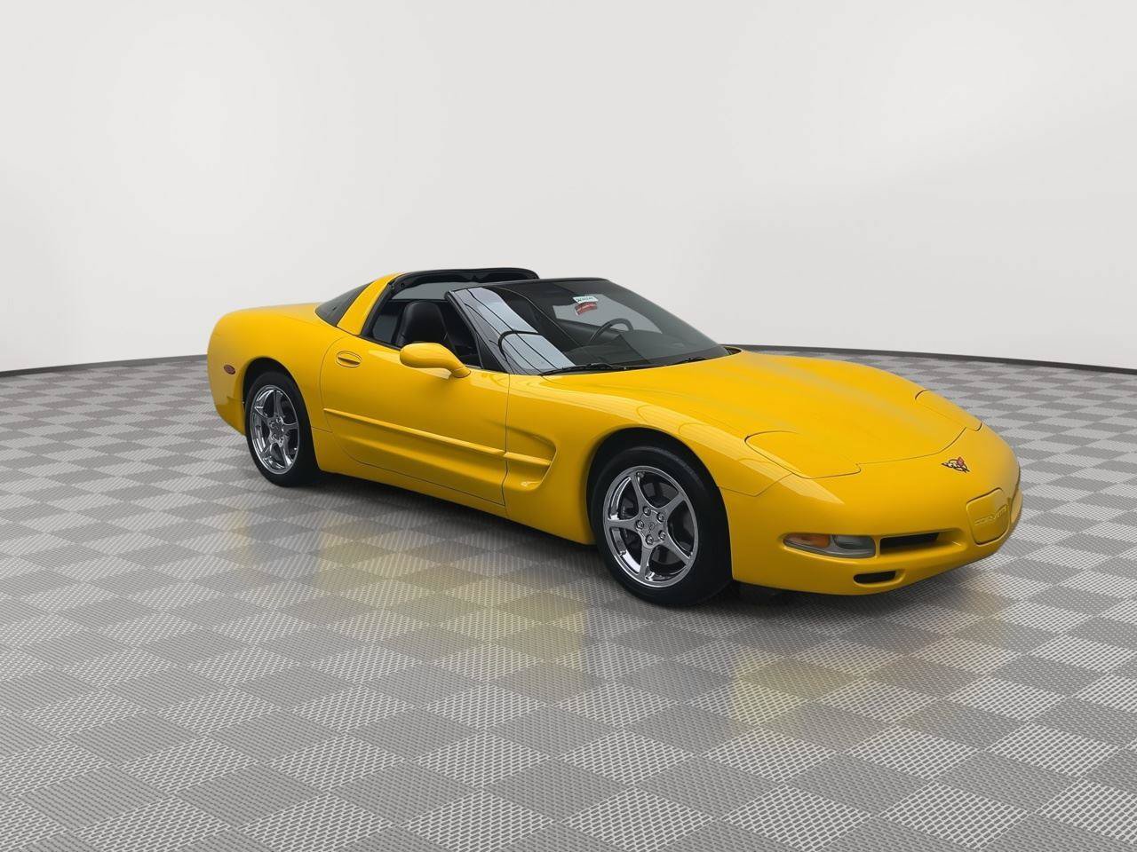 Used 2000 Chevrolet Corvette Coupe w/ Roof Pkg RWD image 31