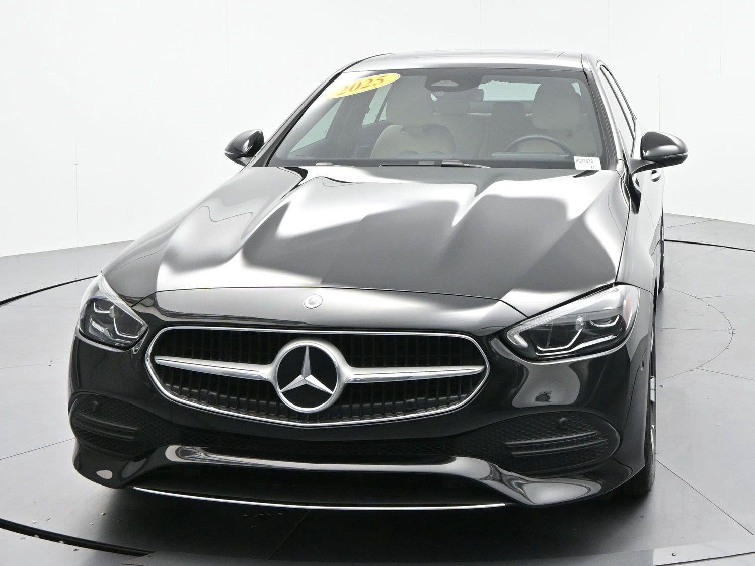 Used 2025 Mercedes-Benz C 300 4MATIC Sedan image 2