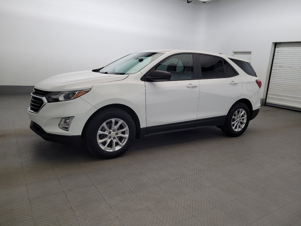 Used 2020 Chevrolet Equinox LS w/ LS Convenience Package FWD image 2