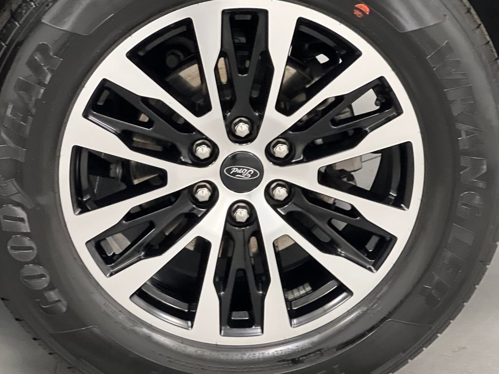 Used 2025 Ford Expedition Platinum AWD/4WD image 79