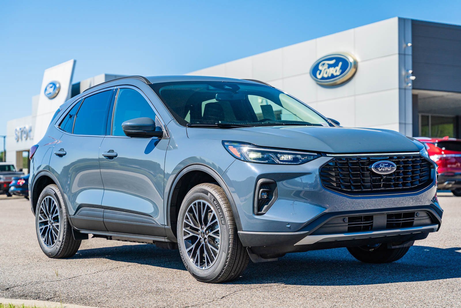 New 2025 Ford Escape SE