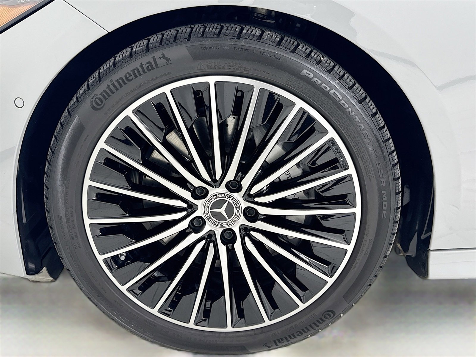 Used 2024 Mercedes-Benz CLE 300 4MATIC Coupe image 9