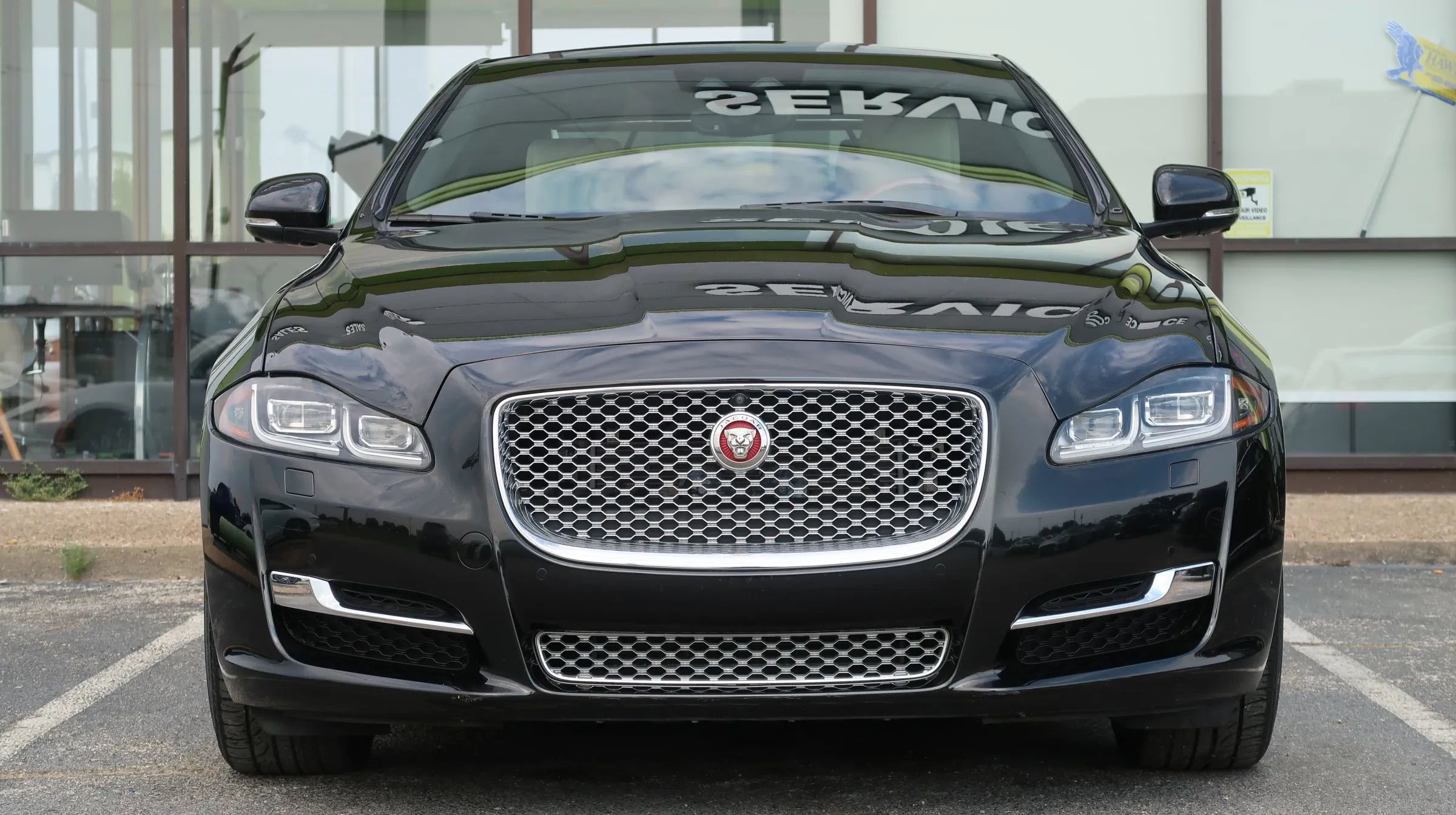 Used 2019 Jaguar XJ L Portfolio image 2