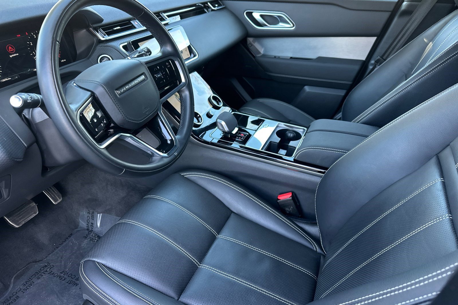 Used 2023 Land Rover Range Rover Velar R-Dynamic S image 11