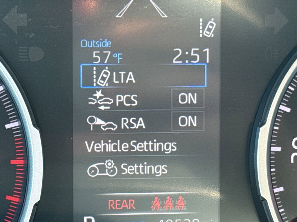 Used 2021 Toyota RAV4 LE w/ Carpet Mat Package (TMS) AWD/4WD image 18