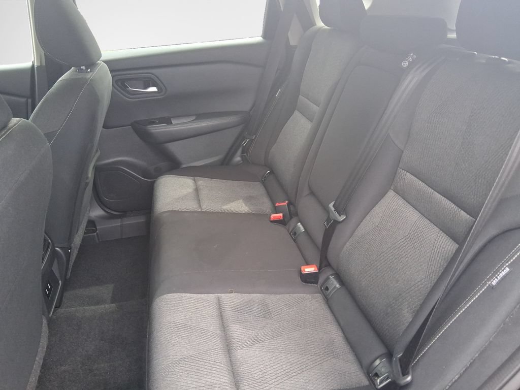 Used 2025 Nissan Rogue SV FWD image 24