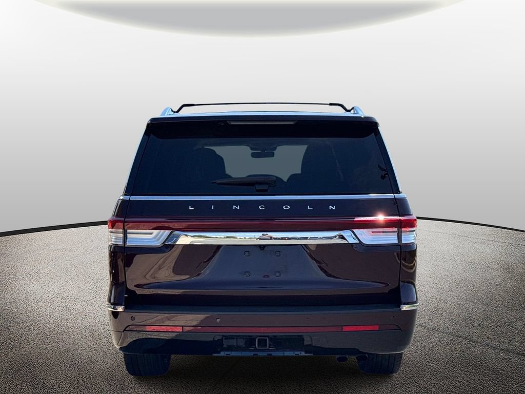 Used 2024 Lincoln Navigator L Reserve AWD/4WD image 3
