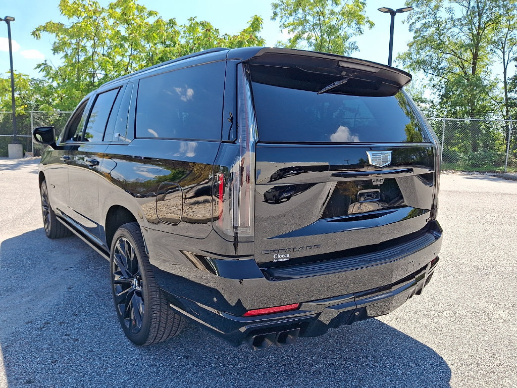 Certified 2026 Cadillac Escalade ESV V AWD/4WD image 5