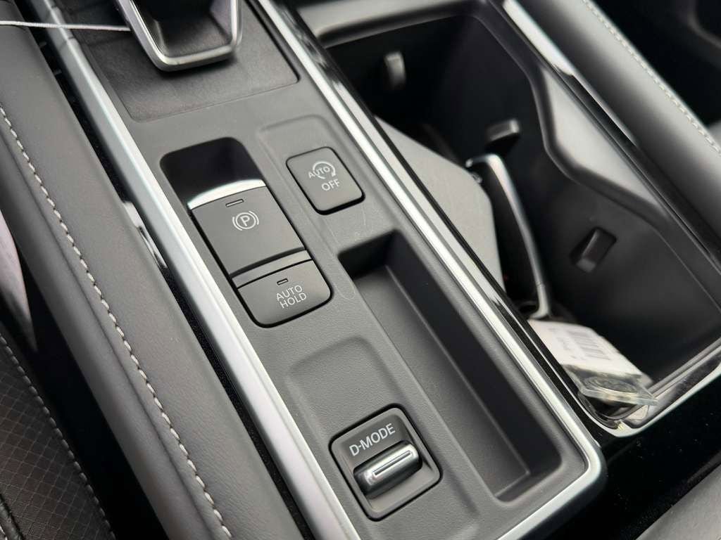 New 2026 Nissan Pathfinder SL FWD image 15