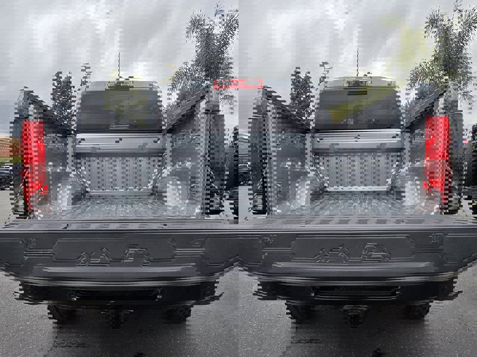 Used 2024 Chevrolet Colorado W/T w/ Technology Package image 9