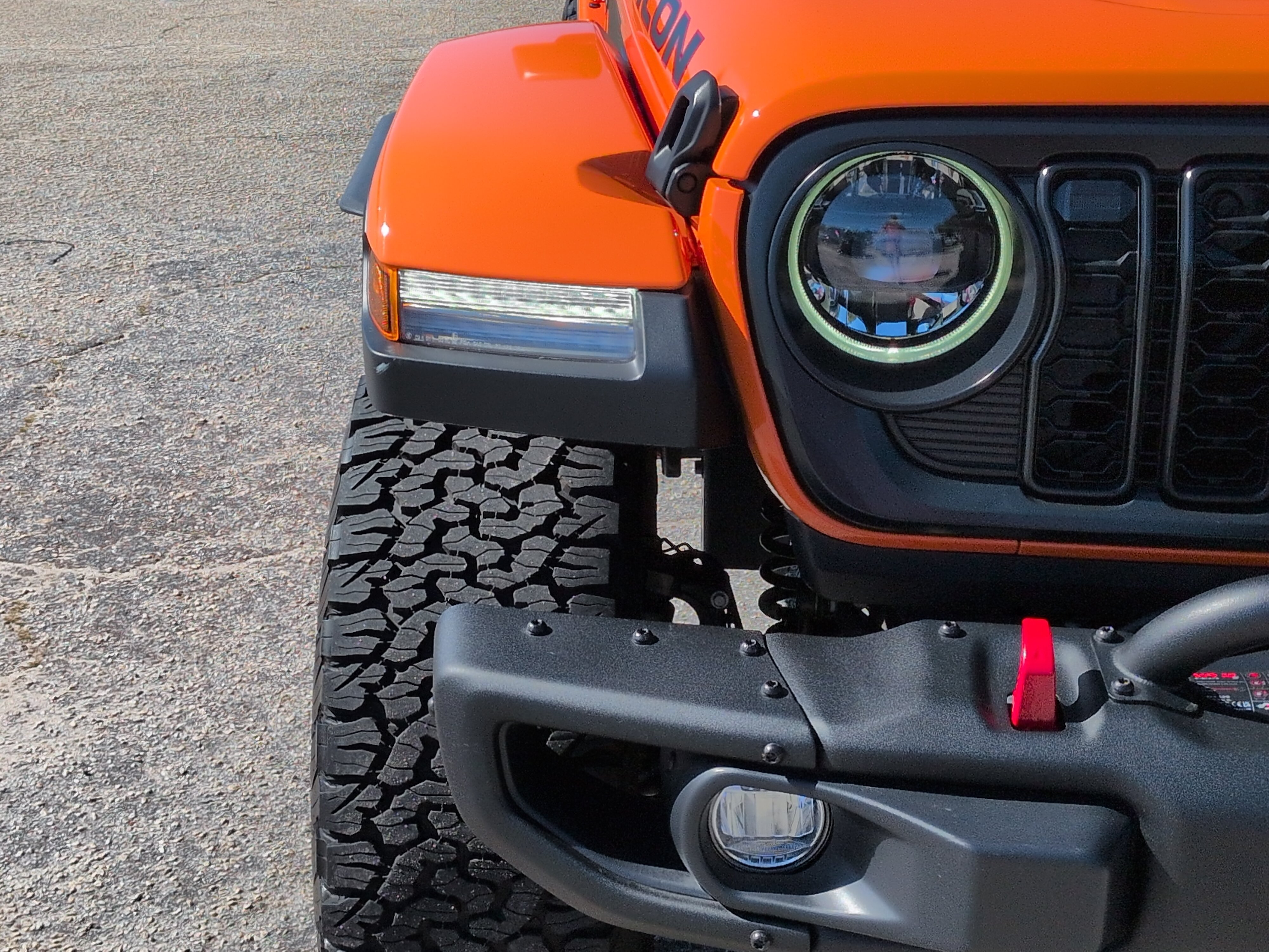 Used 2025 Jeep Wrangler Unlimited Rubicon AWD/4WD image 8