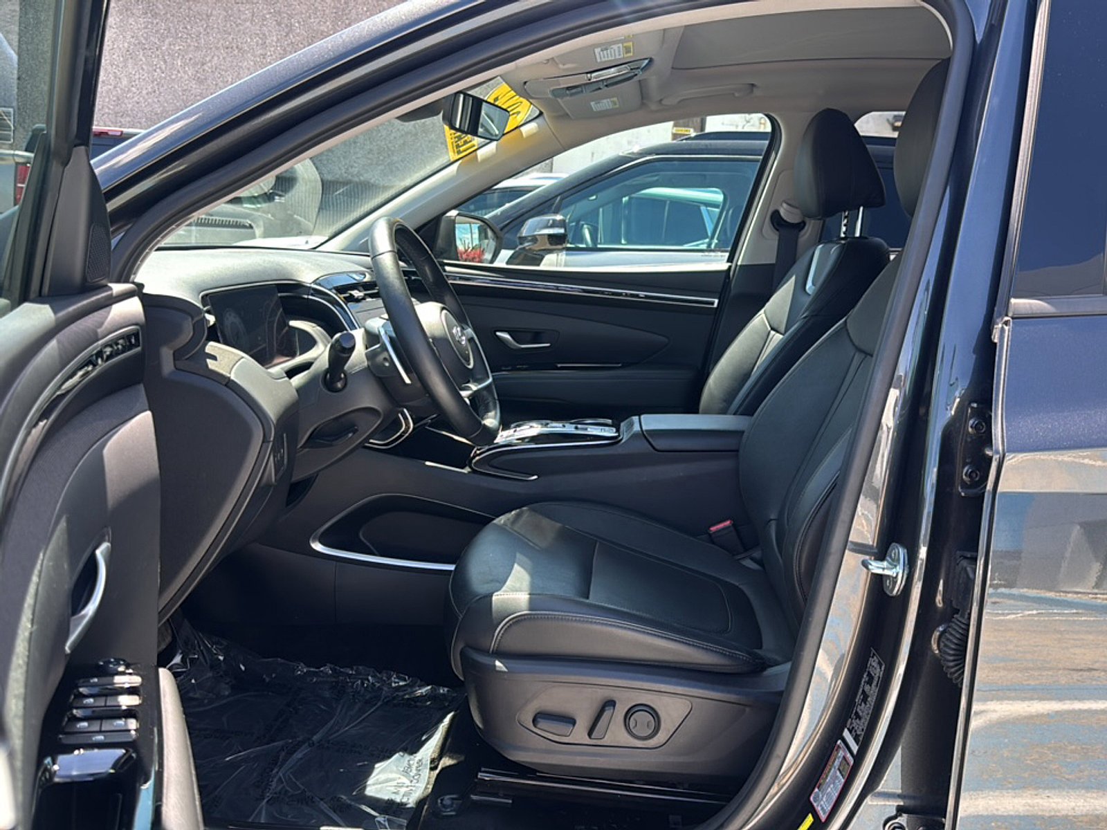 Used 2022 Hyundai Tucson Limited w/ Cargo Package AWD/4WD image 12