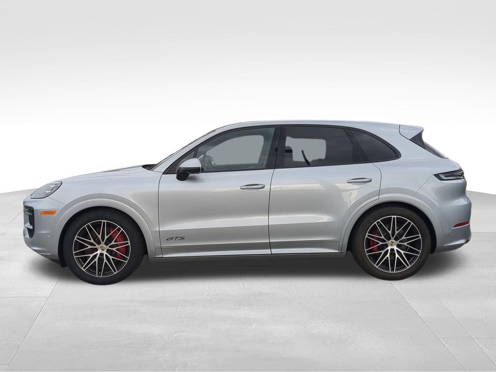 Used 2025 Porsche Cayenne GTS AWD/4WD image 5