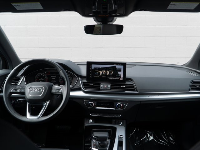 Certified 2025 Audi Q5 2.0T Premium w/ Convenience Plus Package image 21