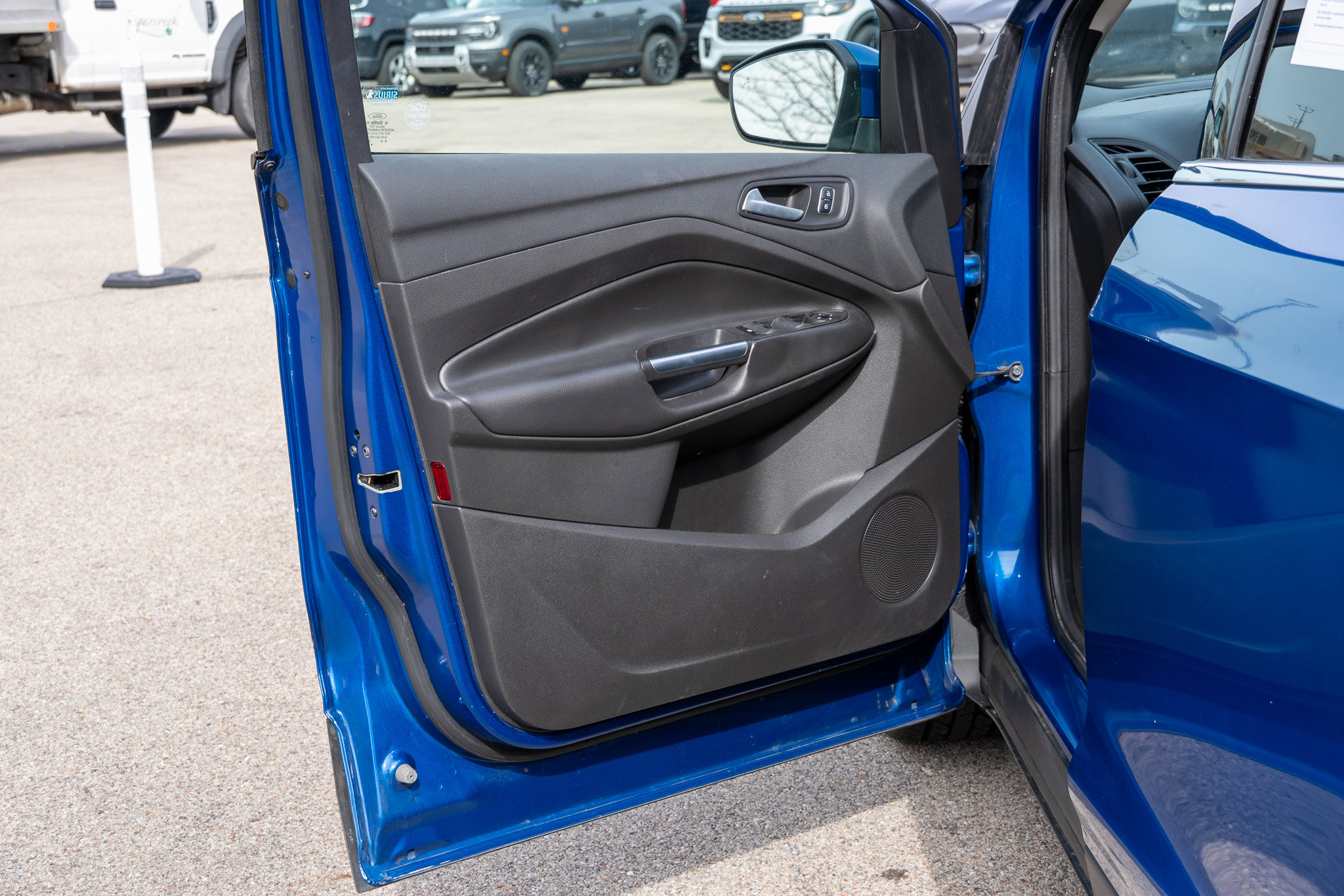 Used 2017 Ford Escape SE w/ Equipment Group 201A image 10