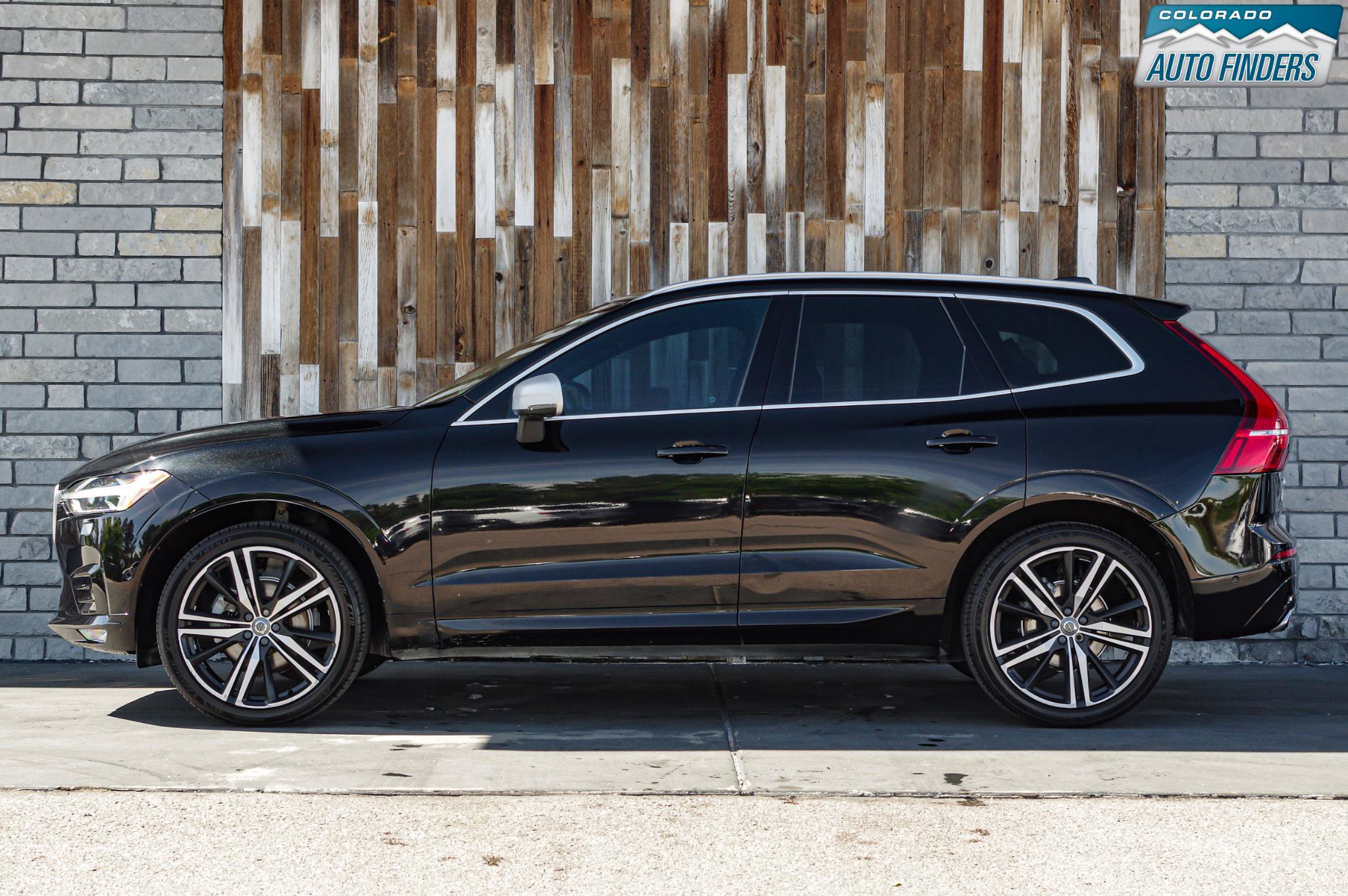Used 2018 Volvo XC60 T5 R-Design w/ Convenience Package AWD/4WD image 3